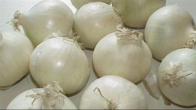 فوائد البصل، يحمي من السكتات الدماغية والأزمات القلبية 