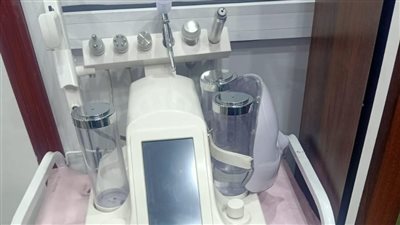 تشميع مركزين طبيين لعلاج الأمراض الجلدية والبشرة والتغذية بالبحيرة