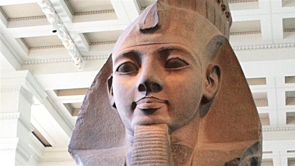 معلومات الوزراء تبرز تسلم مصر لرأس تمثال الملك رمسيس الثاني من سويسرا