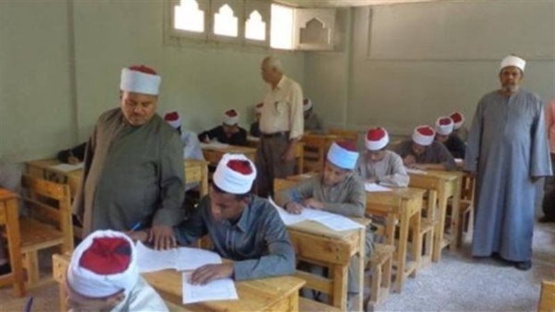 طلاب الجيزة يؤدون