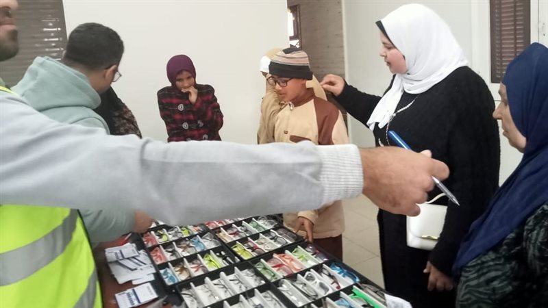 جانب من القافلة الطبية