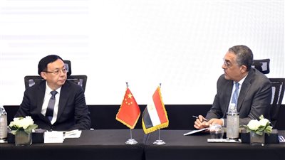 حسام هيبة يلتقى وفد المجلس الصيني للمنسوجات والملابس الجاهزة