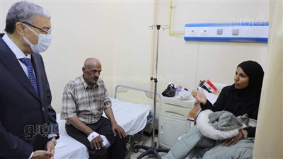 محافظ المنيا: تقديم كافة الدعم للأشقاء الفلسطينيين لحين تماثلهم للشفاء (صور)