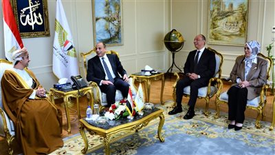 توقيع اتفاق ثنائي في مجال النقل الجوي بين مصر وسلطنة عمان