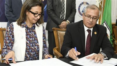 هيئة الدواء توقع بروتوكول تعاون مع كلية الصيدلة بجامعة القاهرة