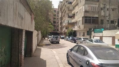 رفع مخلفات وقمامة بشارع أمون في العمرانية استجابة لشكاوى المواطنين (صور)