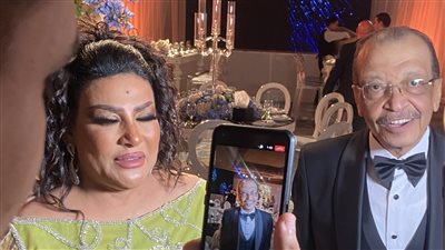 زوج بدرية طلبة: أنا مربي بناتي على سيد مكاوي، والفنانة: اديني في الشعبي (فيديو) 