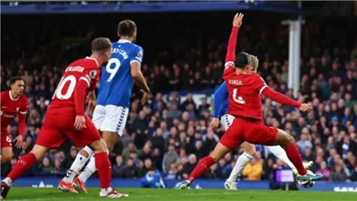 العريق جوديسون بارك يستضيف آخر ديربي بين إيفرتون وليفربول 