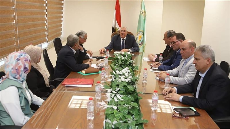اجتماع وزير الزراعة