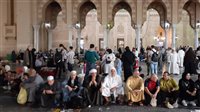 حلقات ذكر وإطعام، المئات من أتباع الطرق الصوفية يحتفلون برجبية السيد البدوي بطنطا (فيديو) 