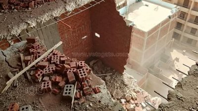 إزالة عمارة سكنية مخالفة بالمحلة في الغربية (صور)