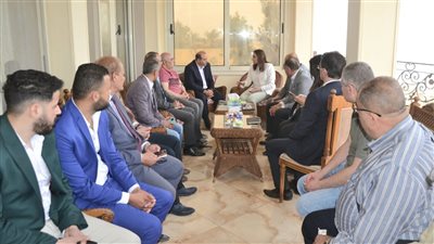 نائب محافظ البحيرة تلتقي مع الصيادين وتجار السمك لدراسة إدارة تشغيل ميناء الصيد برشيد