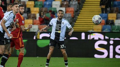 روما يفوز على أودينيزي 2-1 في المباراة المستأنفة بالدوري الإيطالي