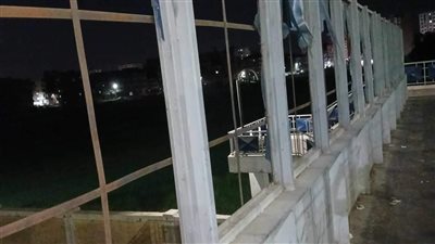 أصبح مرتعا لتجار الكيف، أهالي المعنا يطالبون بحماية أمنية وإنارة كوبري المشاة (صور)