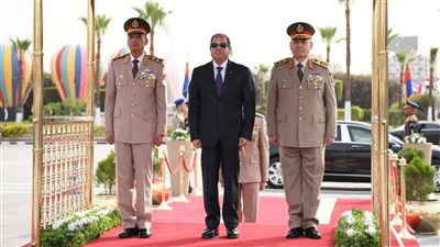 الرئاسة في أسبوع.. السيسي يفتتح البطولة العربية العسكرية للفروسية.. يكلف الحكومة بسرعة الانتهاء من إنشاء وتطوير الموانئ المصرية.. ويبحث مع قادة فرنسا وإسبانيا وهولندا وقف العدوان على غزة 