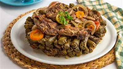 طريقة عمل ورق العنب باللحم، سهلة وبسيطة وغير مكلفة 