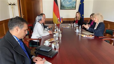 وزيرة البيئة تستعرض وجهة نظر الدول النامية بشأن تمويل المناخ