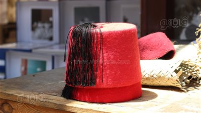 حكاية أقدم محل لبيع وصناعة الطرابيش في الغورية (فيديو وصور)