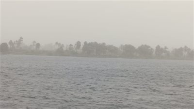 محافظ الأقصر يتابع الحالة الجوية ويصدر توجيهات هامة للتعامل مع العاصفة الترابية