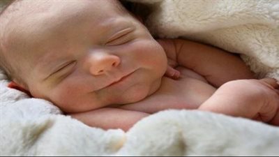 العثور على طفلة رضيعة أمام مسجد بالغربية