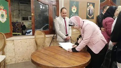 الملك أحمد فؤاد الثاني يزور النادي اليوناني في الإسكندرية 