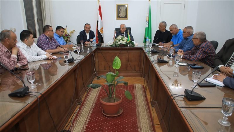 اجتماع محافظ الجيزة