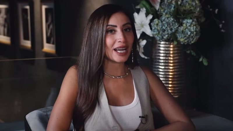 الفنانة دينا الشربيني،