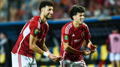 على طريقة شيكابالا، إمام عاشور يرقص مع جمهور الأهلي بعد التأهل لنهائي أبطال إفريقيا (فيديو)