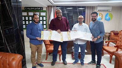 رئيس مياه سوهاج يتسلم شهادات 6 محطات حاصلة على اعتماد خطط السلامة 