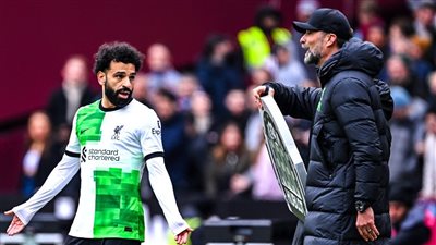 مفاجأة، كلوب خطط لضم لاعب مانشستر بدلا من تجديد عقد محمد صلاح