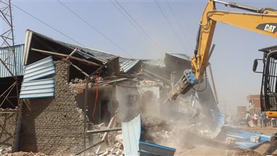 إيقاف أعمال بناء مخالف بقطاع الجوازات في قنا