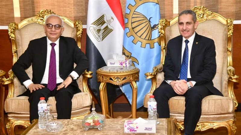 وزير التعليم ومحافظ
