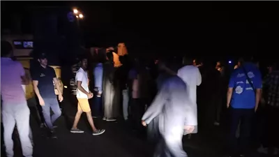 انتشال جثامين العروسين والمصور ضحايا سقوط سيارة الزفة بترعة في قنا (صور)