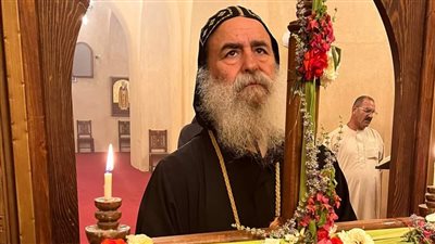 محافظ قنا يهنئ أقباط قوص بعيد الميلاد المجيد، ويؤكد على وحدة الشعب المصري