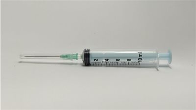  سرنجات الموت.. 35% من طواقم الرعاية الصحية ضحايا «الوخز الخاطئ».. والإبر ذاتية التدمير أول طريق الحل.. 3 ٪ نسبة انتقال  التهاب الكبد الوبائى من خلال الإبر.. و٠٫٣٪ نسبة العدوى بالإيدز