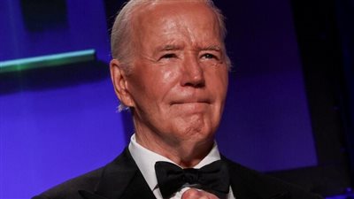 بايدن ينتقد ترامب في خطاب عشاء مراسلي البيت الأبيض وسط احتجاجات على حرب غزة