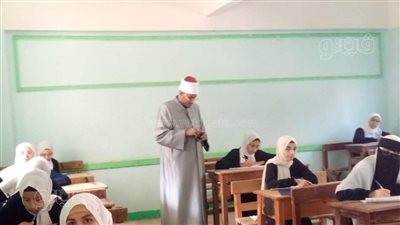 رئيس أزهرية كفر الشيخ يتابع سير امتحانات النقل الثانوي
