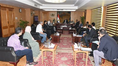 محافظ الفيوم يتابع خطوات إنشاء مصنع ضفائر السيارات 