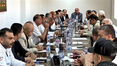 انخفاض أسعار الأسماك 30 %.. نتائج إيجابية في اجتماع غرفة بورسعيد (صور)