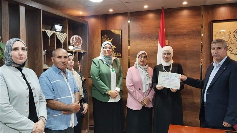 تكريم المعلمات الفائزات