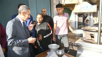 محافظ الغربية يقود حملة تفتيشية على المطاعم والمخابز (صور)