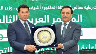 وزير الشباب يشهد أعمال اليوم الثاني من المؤتمر العربي الثالث للرياضة والقانون