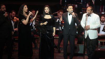 علي الحجار يروي رحلة محمد فوزي بالأوبرا ويستضيف مصطفى قمر ونادية مصطفى (صور)