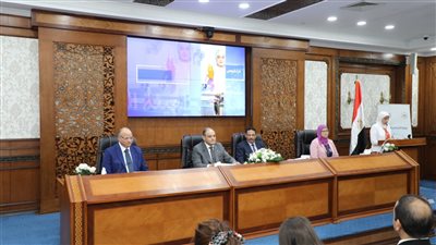 محافظ القاهرة يستعرض أعمال تطوير شق الثعبان