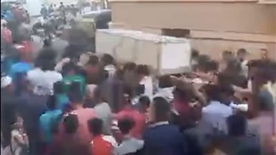 جنازة شعبية للطالب شهيد لقمة العيش ضحية القتل على يد مجهولين بالدقهلية (صور)