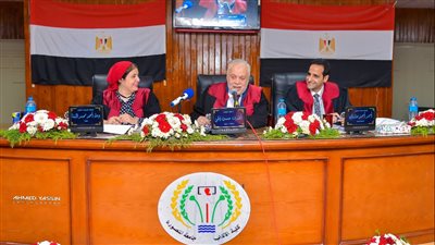 نقيب الممثلين يترأس لجنة الحكم ومناقشة لرسالة دكتوراه بجامعة المنصورة