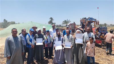  جهاز مشروعات التنمية الشاملة ينظم احتفالية لحصاد حقول القمح المنزرعة بالأساليب الحديثة 