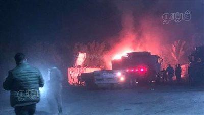 اشتعال النيران في سيارة نقل داخل ورشة بالغربية