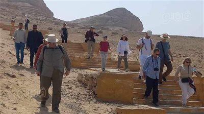 وفد سياحي ألماني يزور منطقة آثار بنى حسن بالمنيا