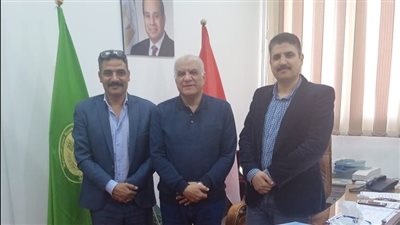 رئيس تجارية الإسماعيلية يستعرض خدمات التأمين الصحي الشامل 